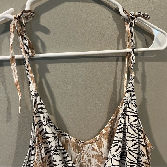 BCBGMAXAZRIA Women's Tan White Black Flowy Romper Medium - Picture 5 of 9